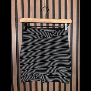 BCBG Maxazria Skirt Small Womens Black White Faux Wrap Striped Mini